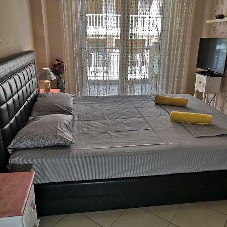 Brick Apartment Néa Péramos المظهر الخارجي الصورة