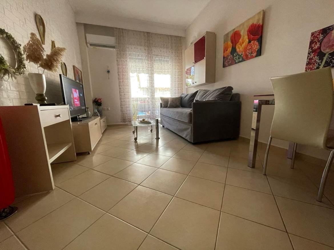 Brick Apartment Néa Péramos المظهر الخارجي الصورة