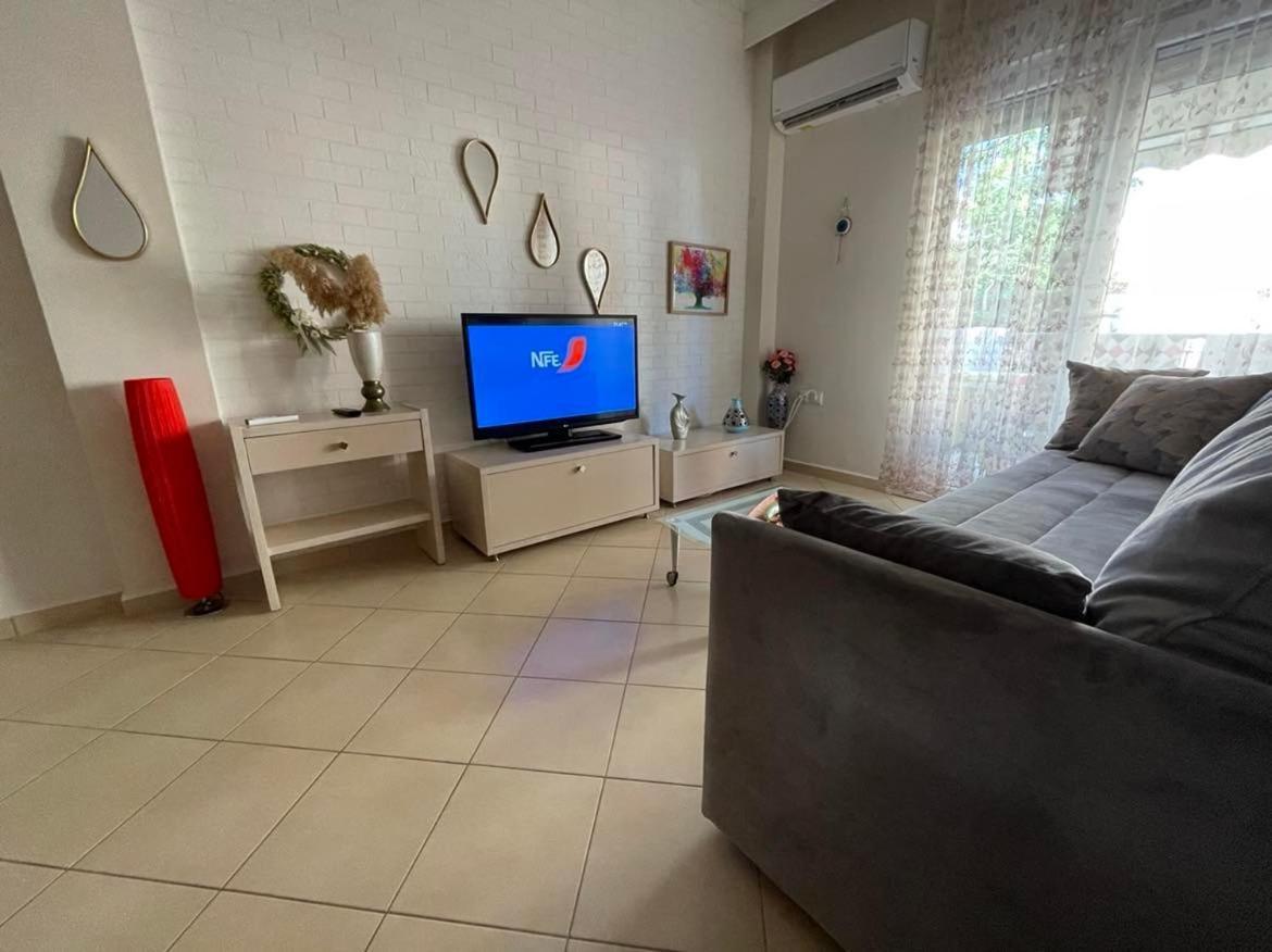 Brick Apartment Néa Péramos المظهر الخارجي الصورة