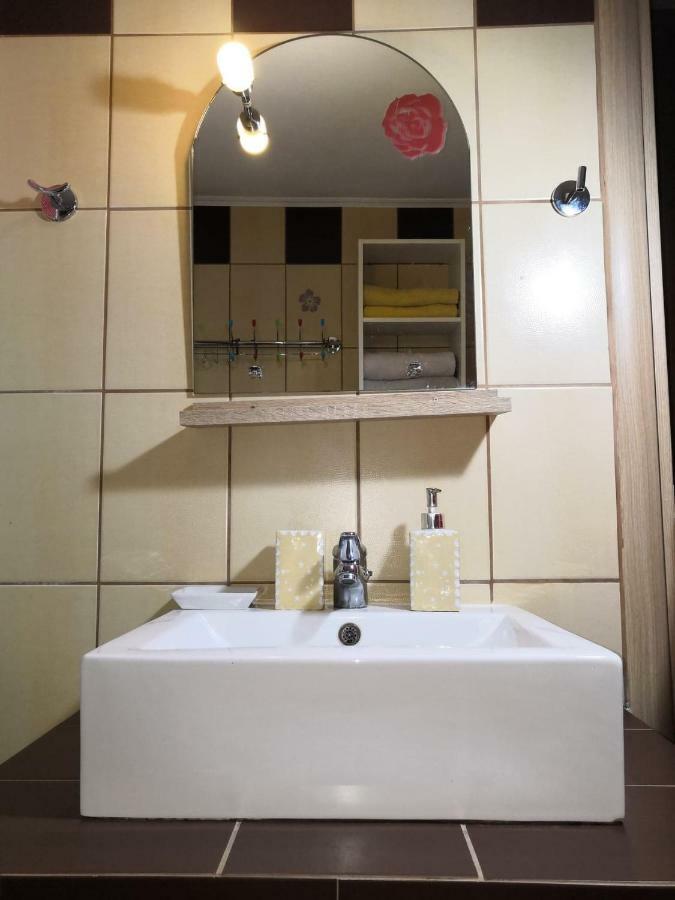 Brick Apartment Néa Péramos المظهر الخارجي الصورة